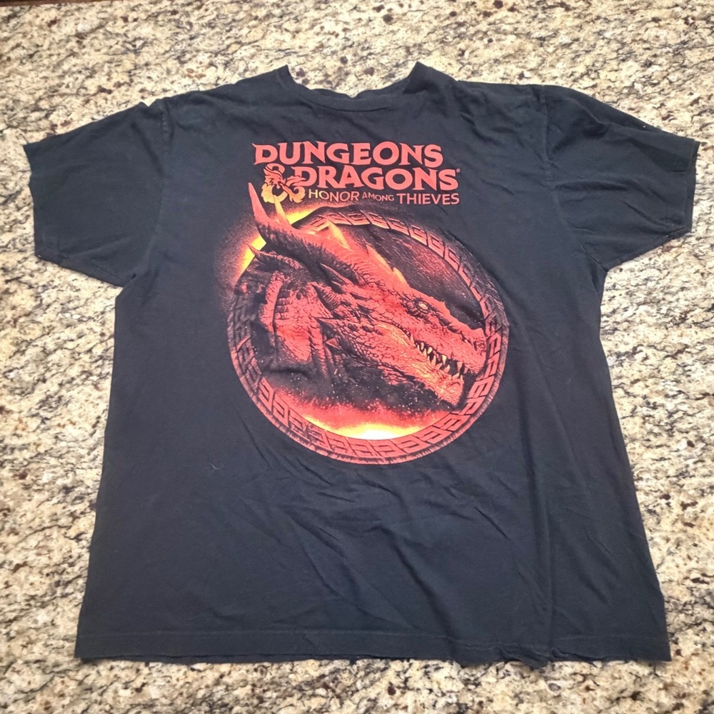 Dungeons & Dragons Honor Among Thieves Movie Graphic T-Shirt Mens XL Black Red